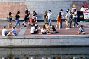 Nuovo Dpcm, ira dei sindaci: Scaricabarile su coprifuoco Nuovo Dpcm, ira dei sindaci: Scaricabarile su coprifuoco
