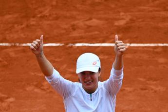 Roland Garros, trionfo per la 19enne Swiatek