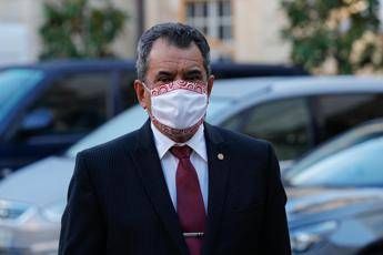 Covid, positivo presidente Polinesia: giovedì ha incontrato Macron Covid, positivo presidente Polinesia: giovedì ha incontrato Macron