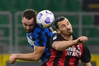 Festa Milan nel derby, una doppietta di Ibra affonda l'Inter Festa Milan nel derby, una doppietta di Ibra affonda l'Inter