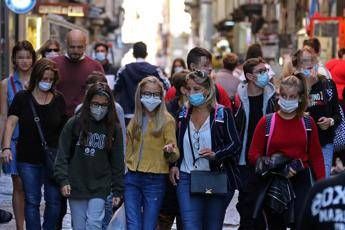Covid Napoli, 1.000 contagi in tre giorni Covid Napoli, 1.000 contagi in tre giorni