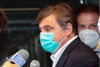 Toti, Calenda: Eri ubriaco, scusati per tweet Toti, Calenda: Eri ubriaco, scusati per tweet
