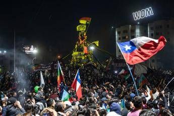 Cile, addio alla Costituzione di Pinochet Cile, addio alla Costituzione di Pinochet