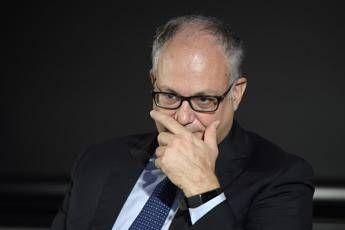 Manovra, Gualtieri: Chiederemo ulteriore scostamento bilancio Manovra, Gualtieri: Chiederemo ulteriore scostamento bilancio