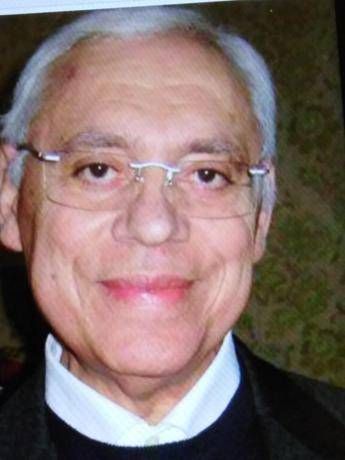 Proteste dpcm, il prete operaio vicino a Di Maio: Anch'io andrei in piazza Proteste dpcm, il prete operaio vicino a Di Maio: Anch'io andrei in piazza