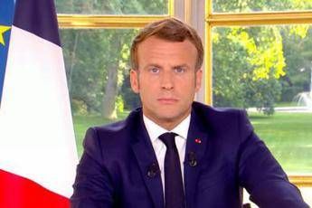 Macron: Lockdown in Francia da venerdì Macron: Lockdown in Francia da venerdì