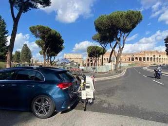 Arrivano a Roma i test emissioni Mercedes e Bosch, diesel 'assolti' Arrivano a Roma i test emissioni Mercedes e Bosch, diesel 'assolti'