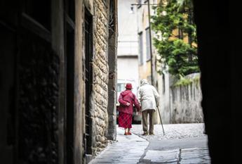 Bassetti: Spero in orari differenziati per anziani