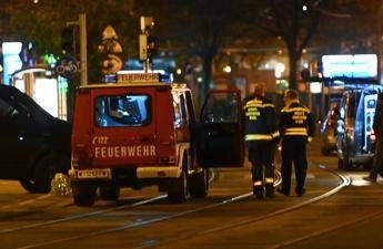 Attacco a Vienna, tre morti e numerosi feriti Attacco a Vienna, tre morti e numerosi feriti