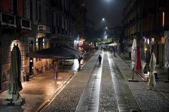 Sondaggio Emg/Adnkronos, sì a misure più rigide per 'salvare' Natale Sondaggio Emg/Adnkronos, sì a misure più rigide per 'salvare' Natale