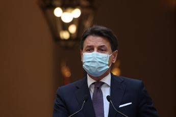 Conte: Riaprire scuole appena curva contagi sotto controllo Conte: Riaprire scuole appena curva contagi sotto controllo