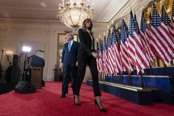 Elezioni Usa, parla Melania: Contare voti non illegali Elezioni Usa, parla Melania: Contare voti non illegali