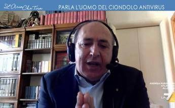 Ciondolo anti-covid, Tiani si difende: Non sono Wanna Marchi Ciondolo anti-covid, Tiani si difende: Non sono Wanna Marchi