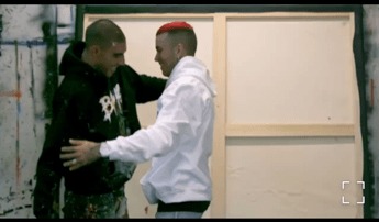 Covid, Hassan e Sfera Ebbasta in un video per gridare l'urgenza di musica e arte Covid, Hassan e Sfera Ebbasta in un video per gridare l'urgenza di musica e arte