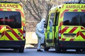 Coronavirus Gb, record di contagi: oltre 33mila Coronavirus Gb, record di contagi: oltre 33mila
