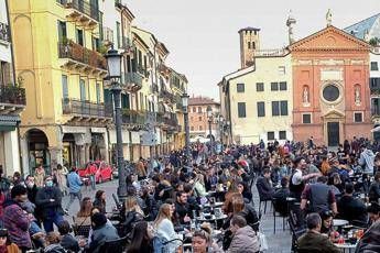 Stop allo struscio in città, ecco la nuova ordinanza Stop allo struscio in città, ecco la nuova ordinanza