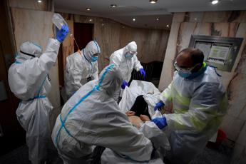 Coronavirus Italia, salgono a 196 i medici morti