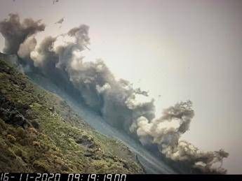 Stromboli, forte esplosione oggi - Video Stromboli, forte esplosione oggi - Video