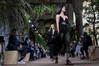 Coronavirus, l'anno nero del lusso: virus brucia 45% nel 2020 Coronavirus, l'anno nero del lusso: virus brucia 45% nel 2020