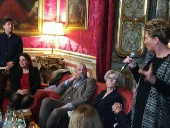 Libri: proseguono gli incontri dalle dimore storiche romane con '@scrittorinsalotto' Libri: proseguono gli incontri dalle dimore storiche romane con '@scrittorinsalotto'