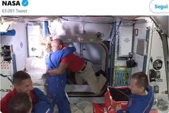 Spazio, Crew Dragon raggiunge la stazione Iss Spazio, Crew Dragon raggiunge la stazione Iss