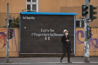 Covid Germania, sindaco Berlino: Chiudere negozi e vacanze più lunghe