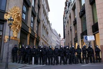 Covid Germania, agenti schierati contro nuove proteste Covid Germania, agenti schierati contro nuove proteste