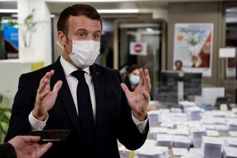 Covid Francia, il piano di Macron per uscire dal lockdown