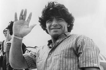 E' morto Maradona, l'addio del Napoli: Per sempre nel cuore