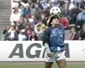 Maradona e il riscaldamento show: il video