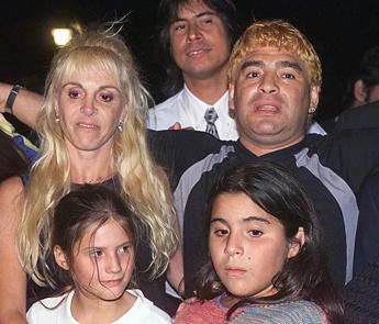 Maradona: chi sono ex moglie, compagne e figli
