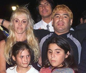 Maradona: chi sono ex moglie, compagne e figli Maradona: chi sono ex moglie, compagne e figli