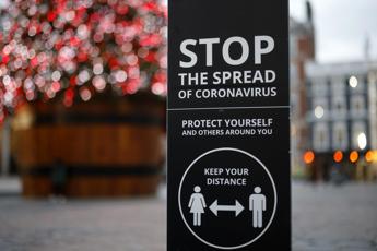Coronavirus Gran Bretagna, oggi 50mila contagi e 981 decessi