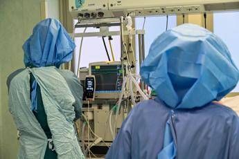 Covid, Antonelli: Negazionisti? Ne curiamo tanti, poi si scusano Covid, Antonelli: Negazionisti? Ne curiamo tanti, poi si scusano