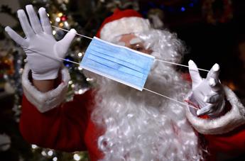 Covid, Londra 'grazia' Babbo Natale: non dovrà indossare mascherina