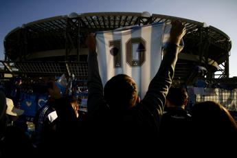 Maradona, De Magistris: Stadio con il suo nome dalla prossima partita