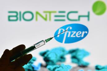 Vaccino Pfizer offre protezione elevata in 10 giorni