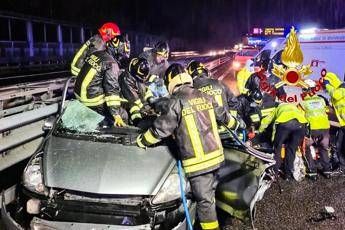 Incidente a Milano, distrutta famiglia: muoiono madre, padre e figlia