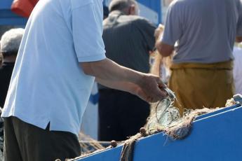 Pescatori in ostaggio, moglie di un marittimo: Governo incapace