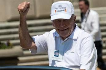 Addio a Chuck Yeager, il primo pilota a rompere la barriera del suono Addio a Chuck Yeager, il primo pilota a rompere la barriera del suono