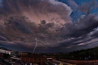 Maltempo flagella l'Italia, allerta meteo e scuole chiuse: ecco dove Maltempo flagella l'Italia, allerta meteo e scuole chiuse: ecco dove