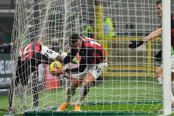 Milan-Parma 2-2, rossoneri frenano in vetta