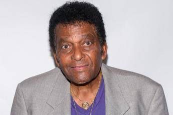 E' morto Charley Pride, prima star nera della country music E' morto Charley Pride, prima star nera della country music