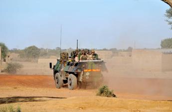 Mali, ordigno colpisce blindato: morti tre soldati francesi