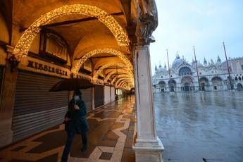 Covid Veneto, 3.596 nuovi casi e 43 morti: il bollettino Covid Veneto, 3.596 nuovi casi e 43 morti: il bollettino