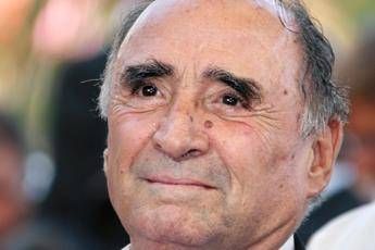 Addio a Claude Brasseur, il papà della Marceau nel 'Tempo delle mele' Addio a Claude Brasseur, il papà della Marceau nel 'Tempo delle mele'