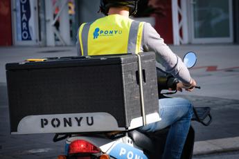 PonyU, il corriere urbano dell'ultimo miglio che aiuta negozi di prossimità