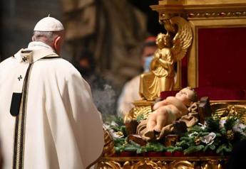 Papa Francesco alla messa di Natale: Non perdetevi d'animo