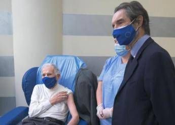 Vaccino Covid, Garattini vaccinato: E' sicuro, il resto lo impareremo Vaccino Covid, Garattini vaccinato: E' sicuro, il resto lo impareremo