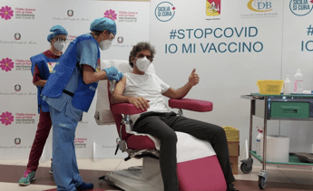 Covid Palermo, la più grande vaccinazione di massa della storia Covid Palermo, la più grande vaccinazione di massa della storia